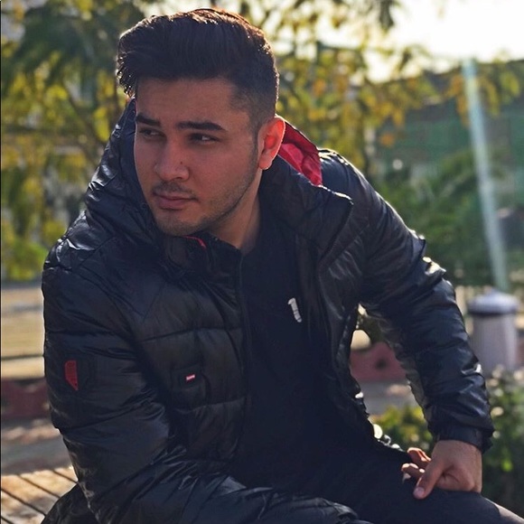 Meet your Posher, Felix - Picture 1 of 2